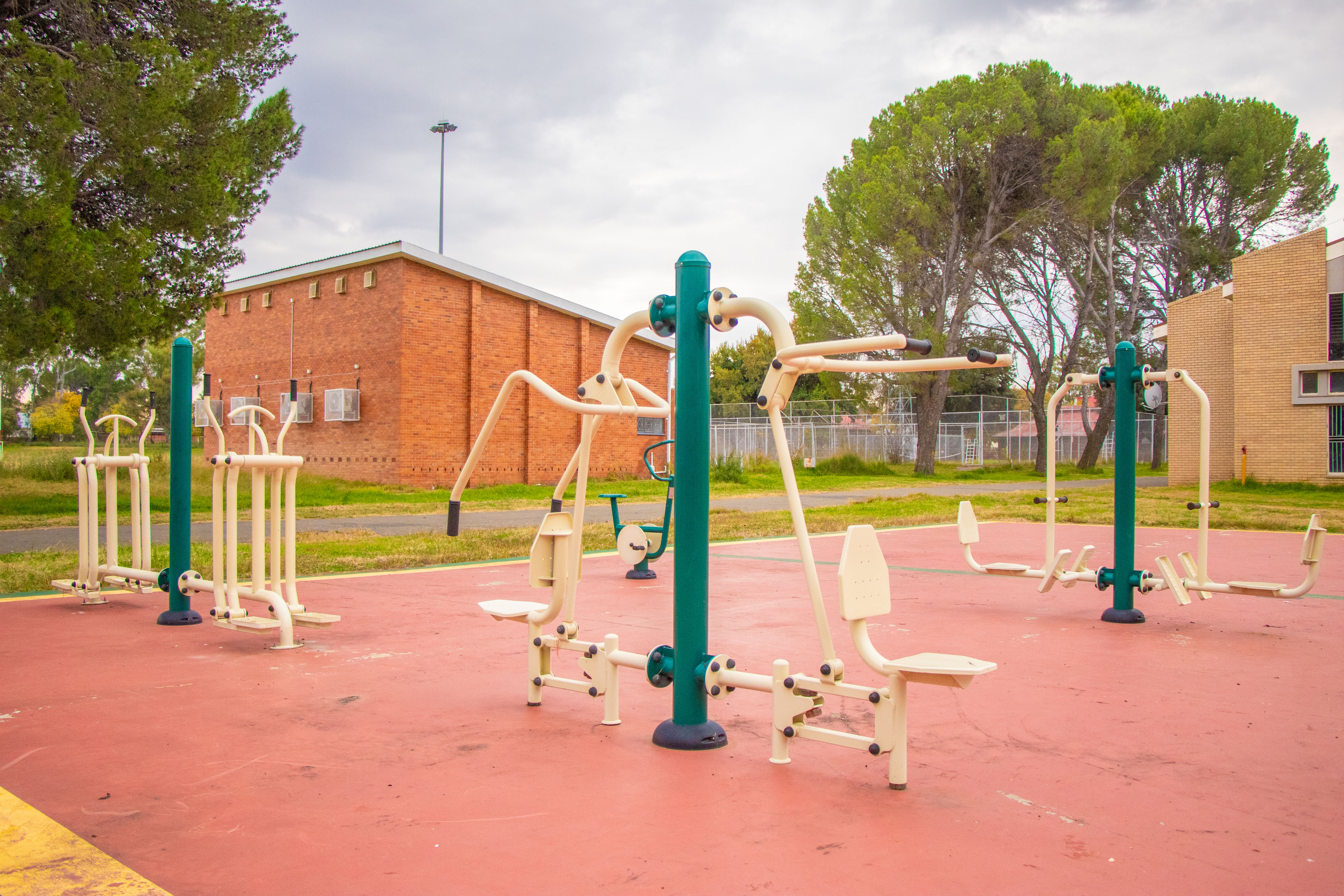 Glen College campus photo 10